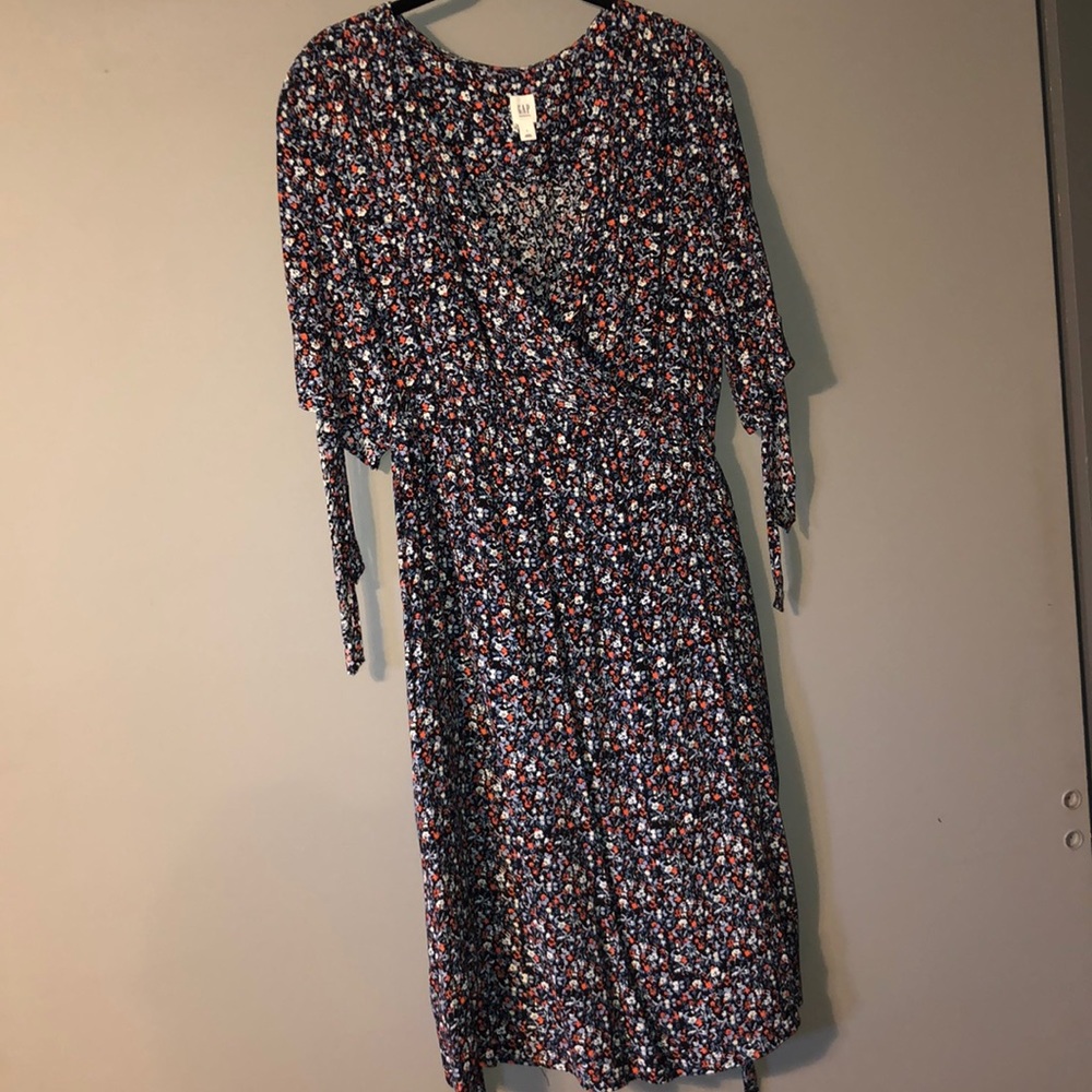 GAP Maternity Tie-Sleeve Wrap Dress In Crepe